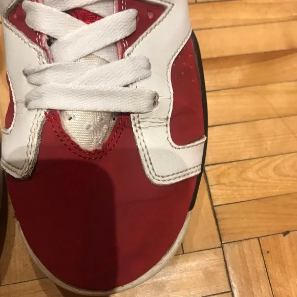 Air Jordan Retro 6 Carmine GS (2021) - Picture 4 of 11